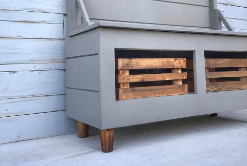 shiplap bench painted and filled with baskets